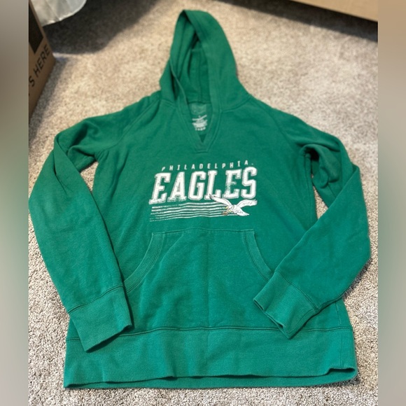 Women’s Kelly green Philadelphia Eagles sweatshirt - Picture 1 of 5